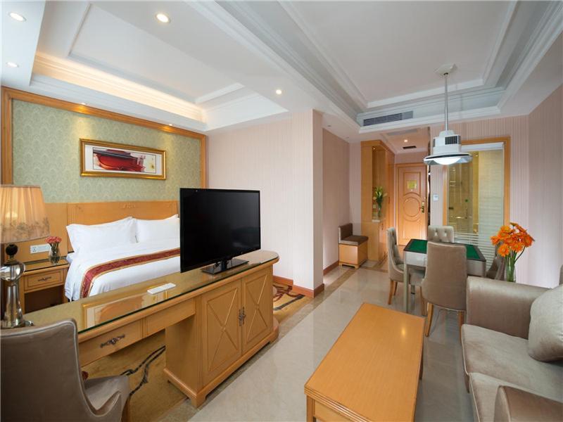 Vienna Hotel Tianbao Road Шънджън Екстериор снимка