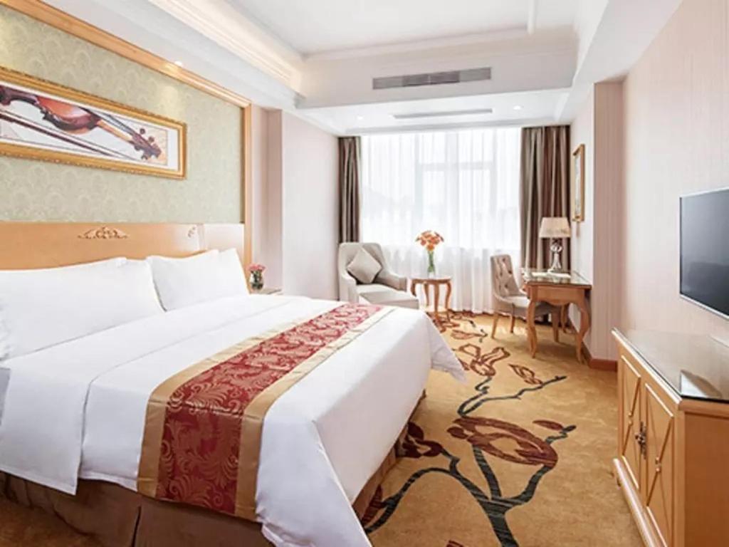 Vienna Hotel Tianbao Road Шънджън Екстериор снимка