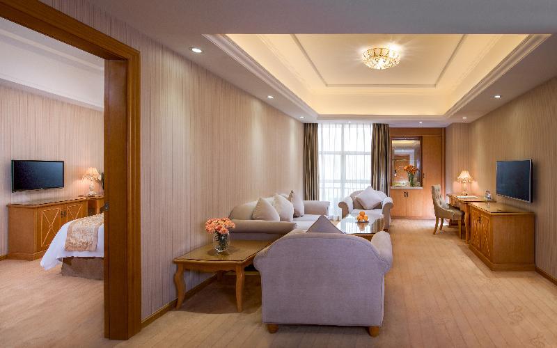 Vienna Hotel Tianbao Road Шънджън Екстериор снимка